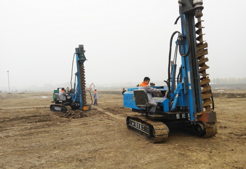 80余臺光伏樁機(jī)設(shè)備助力華能20MW光伏電站工程樁項(xiàng)目建設(shè)